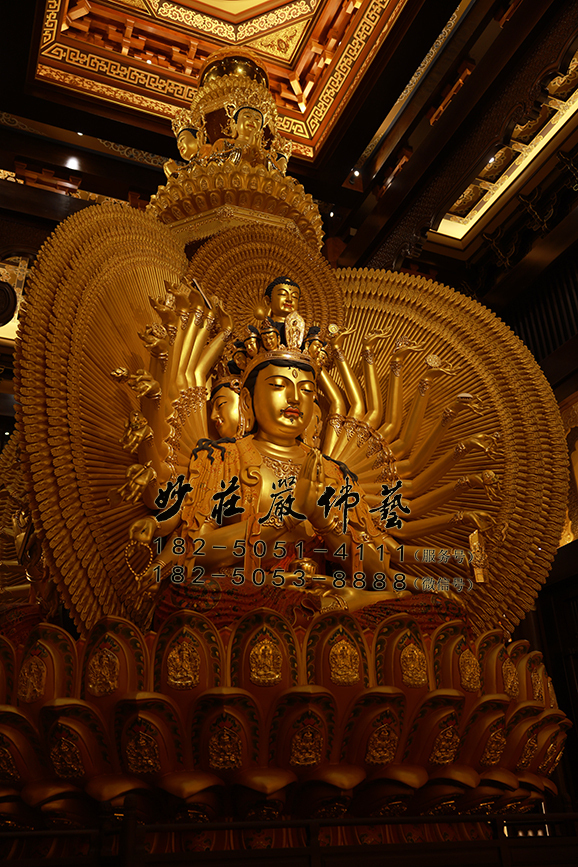 千手觀音佛像左側(cè)實(shí)拍圖